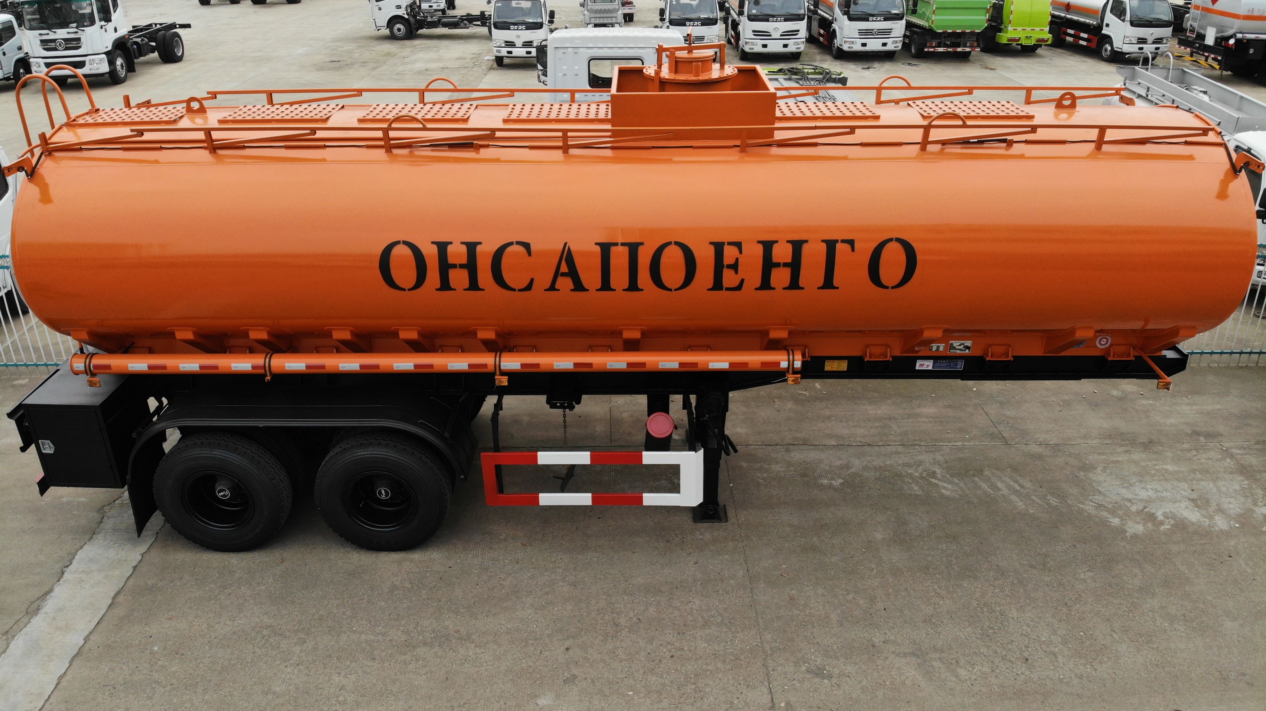 10臺外貿(mào)出口運油半掛車，10臺?；饭捃嚢l(fā)車交付客戶